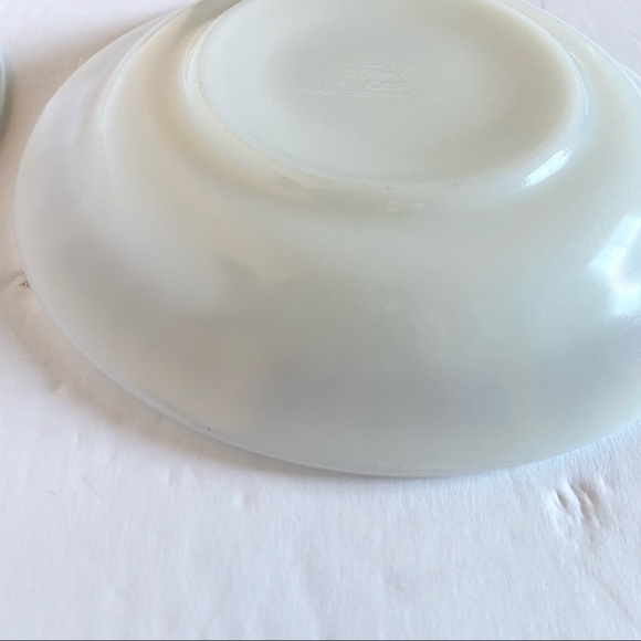 Pyrex Brown Filigree Milk Glass Saucer Plates By Corning  Vintage Made In USA - Picture 12 of 15